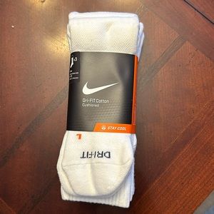 Men’s Crew Dri-Fit Nike Socks- 3 pack. Stay cool technology and cushioned sole.